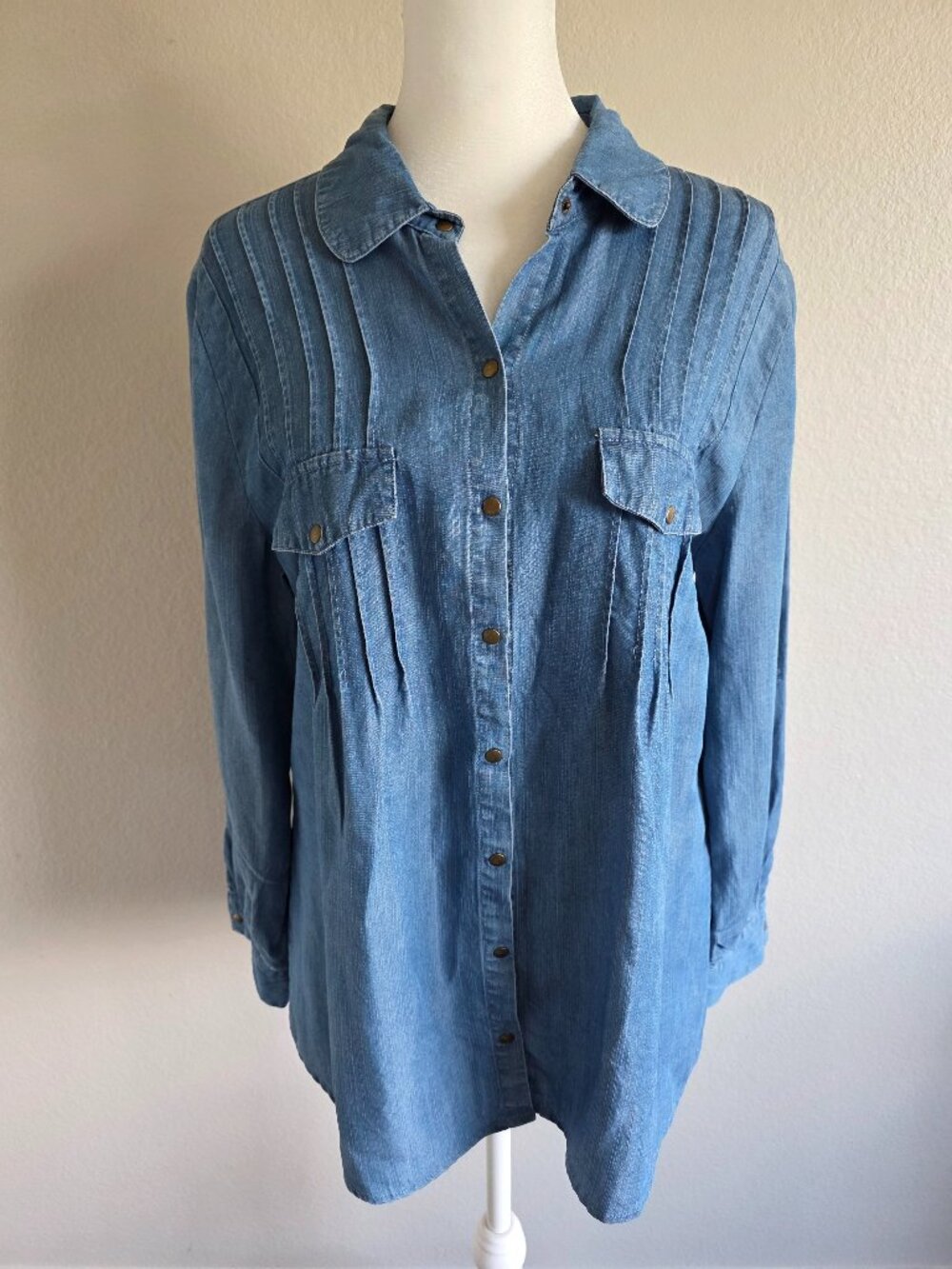 Sundance Top Shirt Chambray Tencel Pintuck Pleats Snap Size L M Roll Tab Sleeve